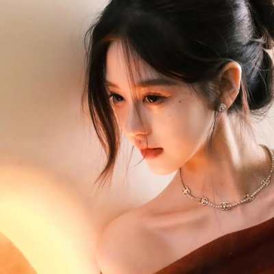 跳舞的红色公交